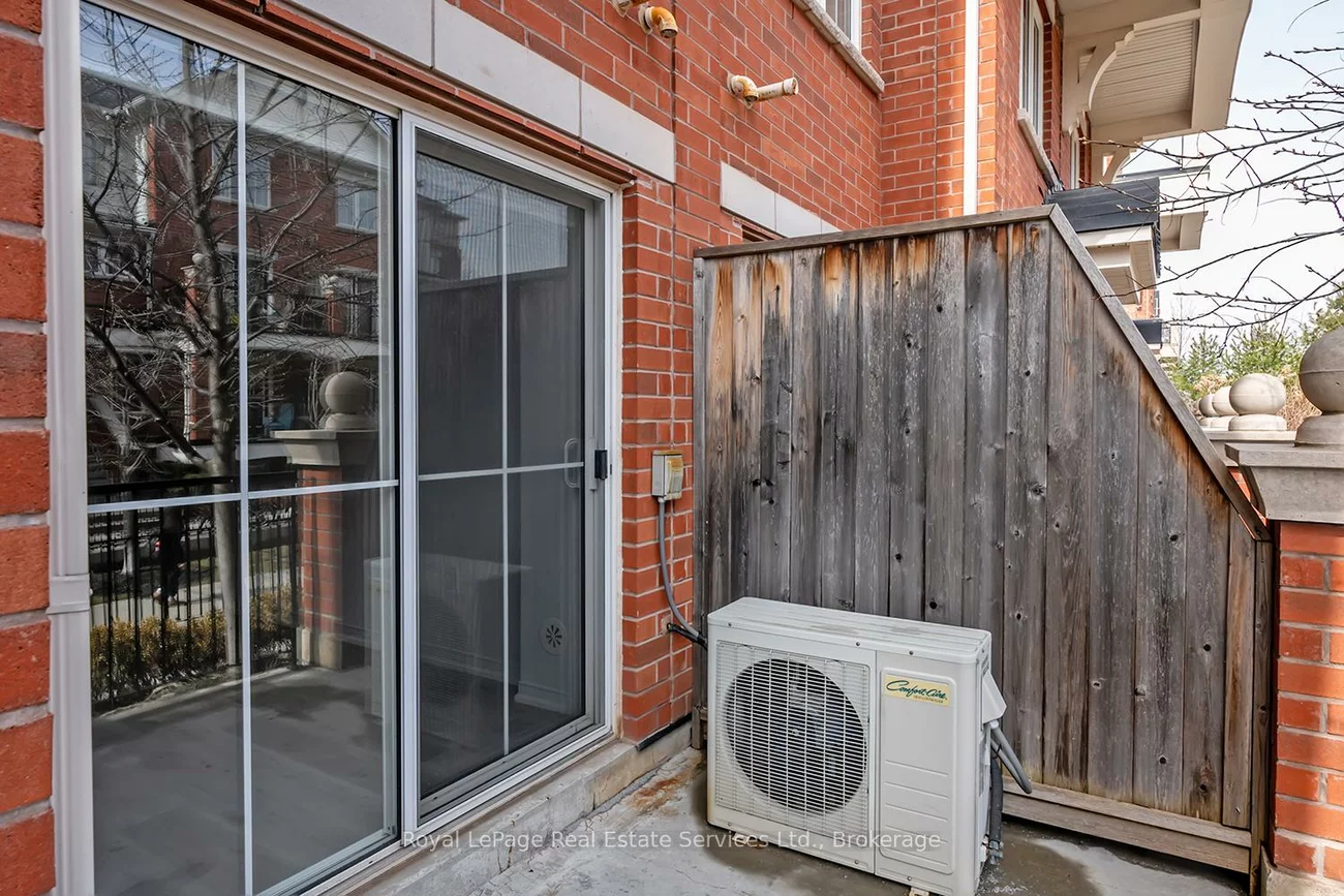 2480, Post, 1015 - RO River Oaks, Oakville