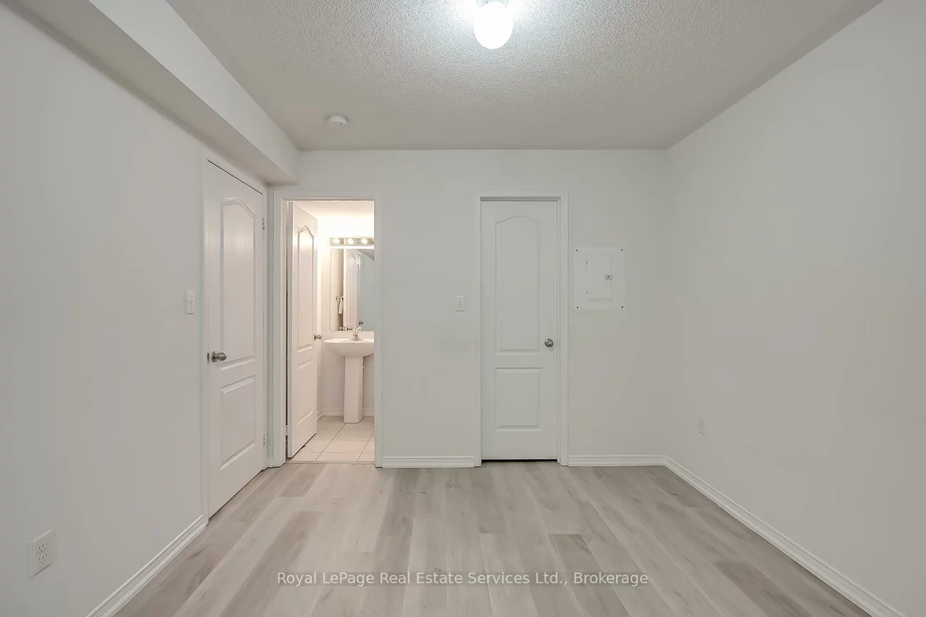 2480, Post, 1015 - RO River Oaks, Oakville