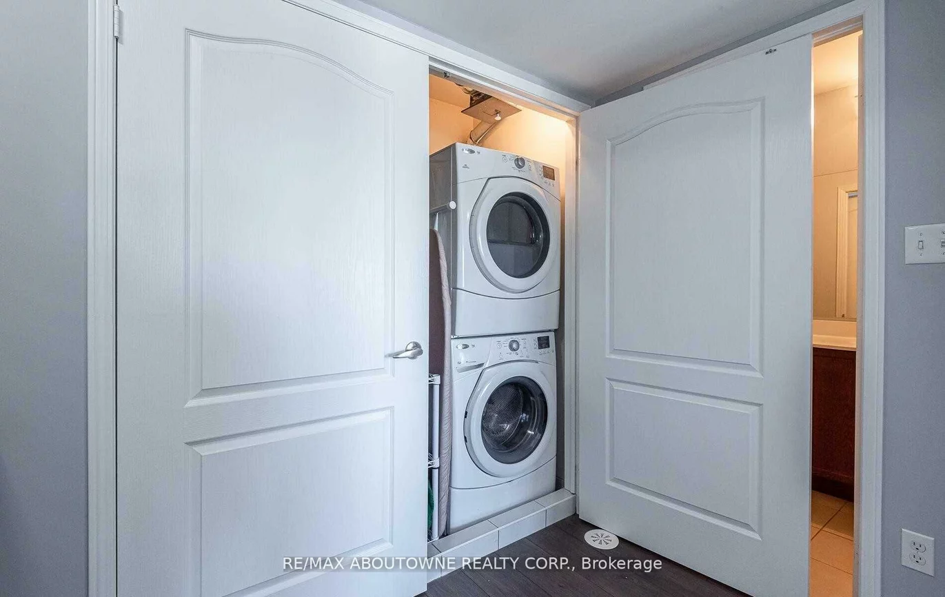 2557, Sixth, 1015 - RO River Oaks, Oakville