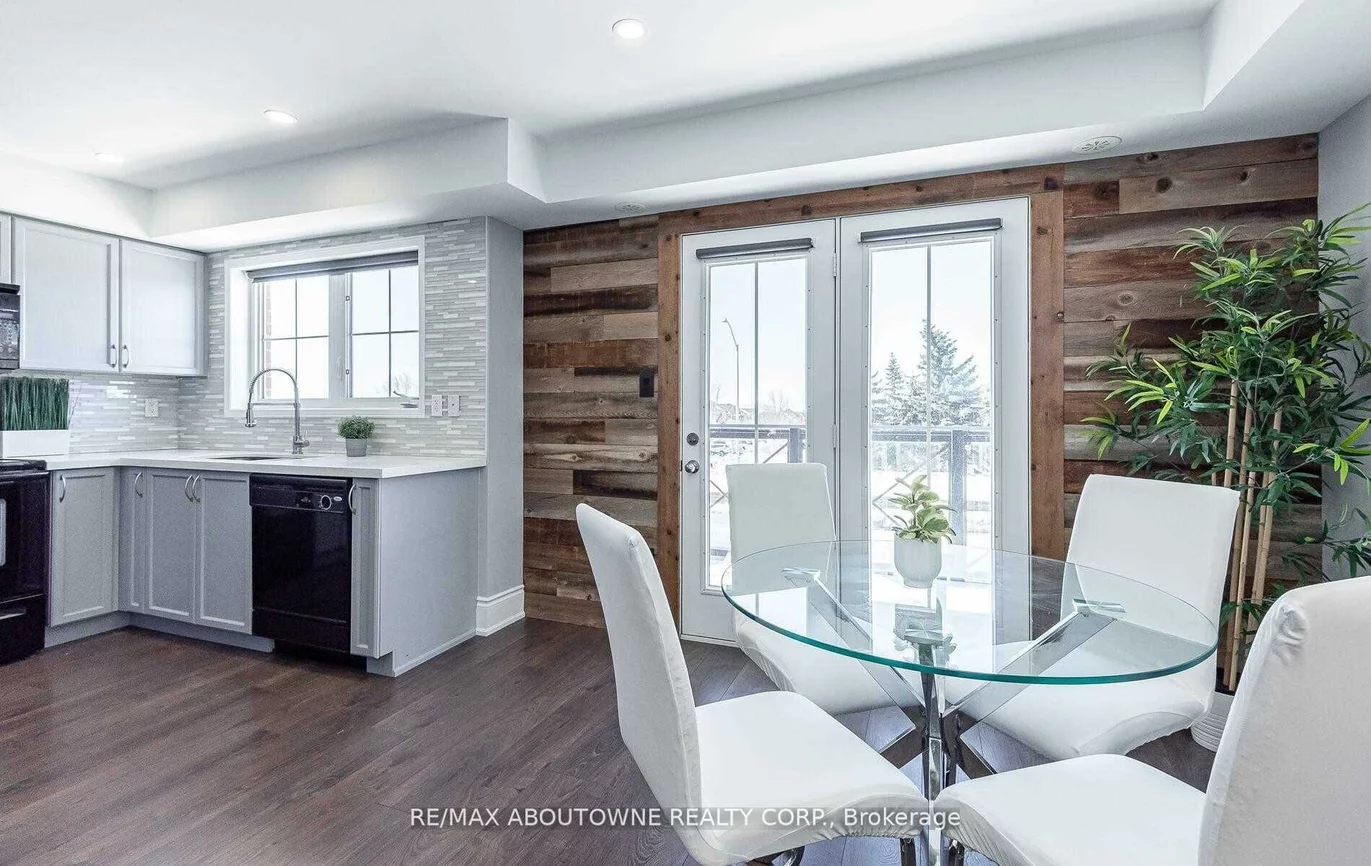 2557, Sixth, 1015 - RO River Oaks, Oakville