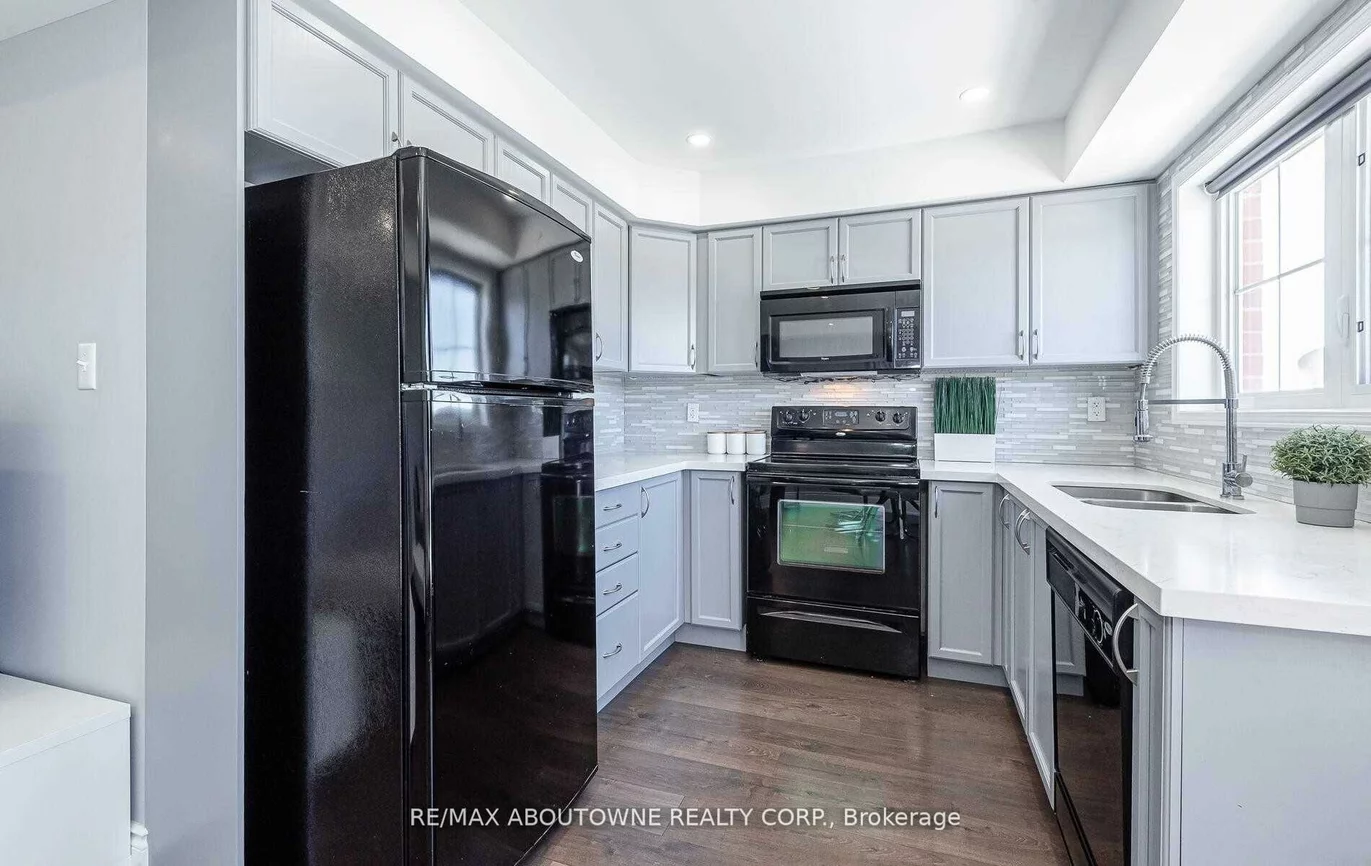 2557, Sixth, 1015 - RO River Oaks, Oakville