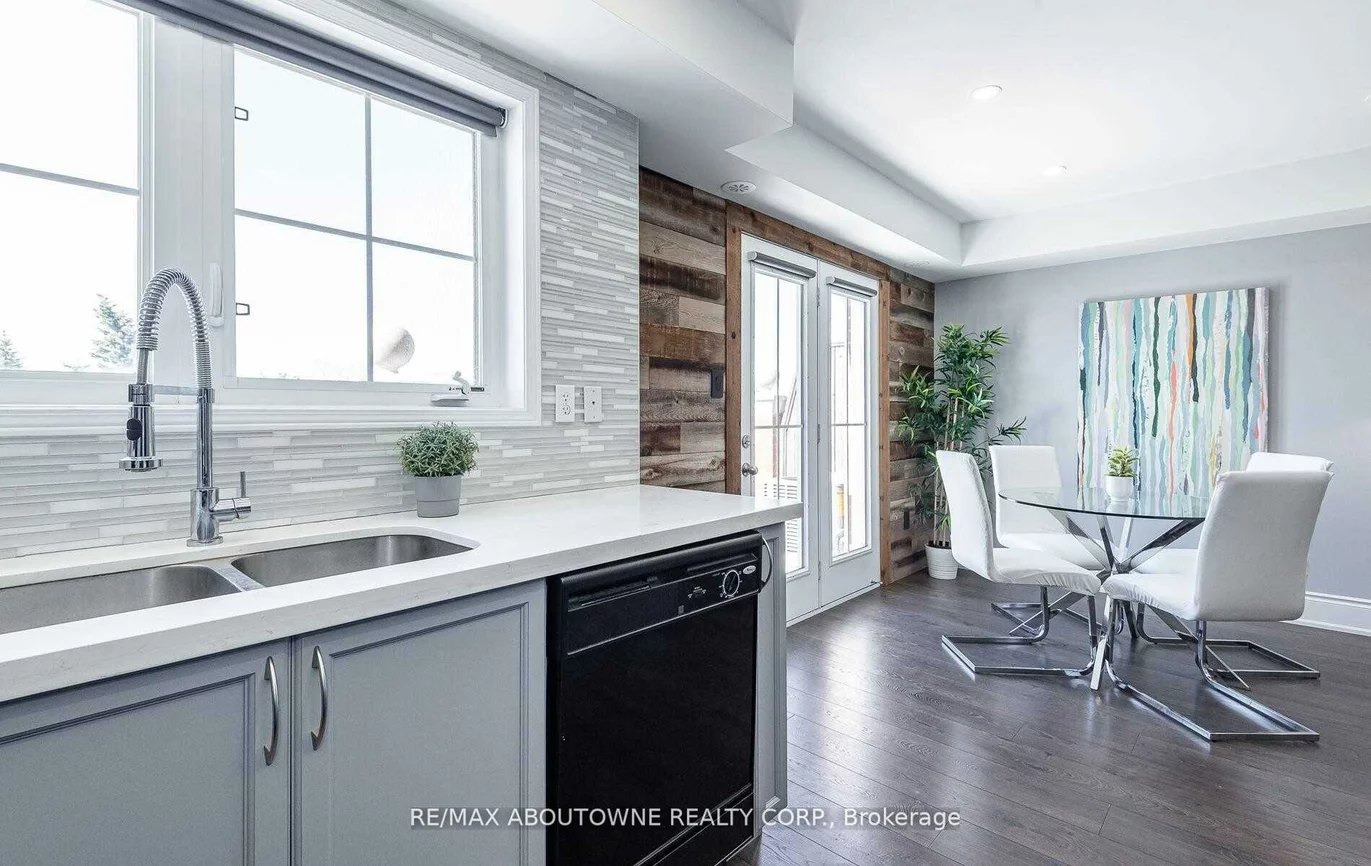 2557, Sixth, 1015 - RO River Oaks, Oakville