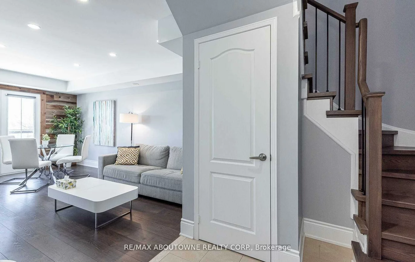 2557, Sixth, 1015 - RO River Oaks, Oakville