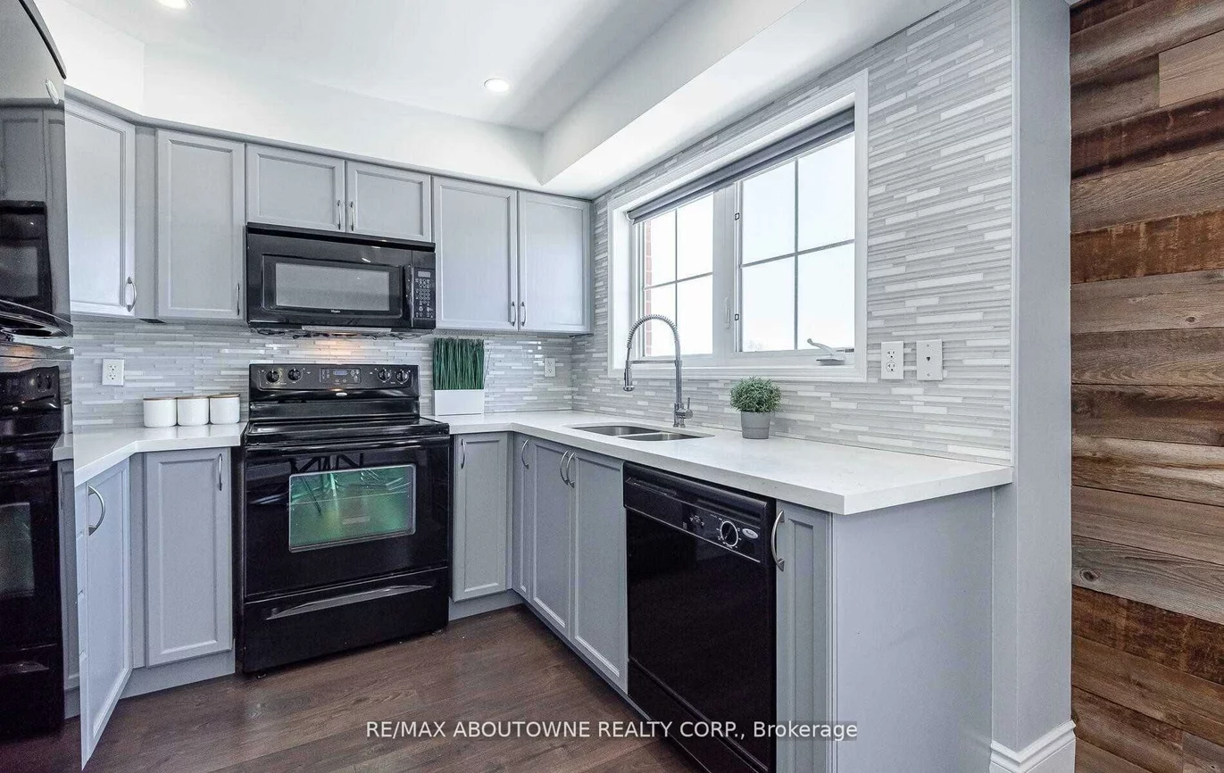 2557, Sixth, 1015 - RO River Oaks, Oakville