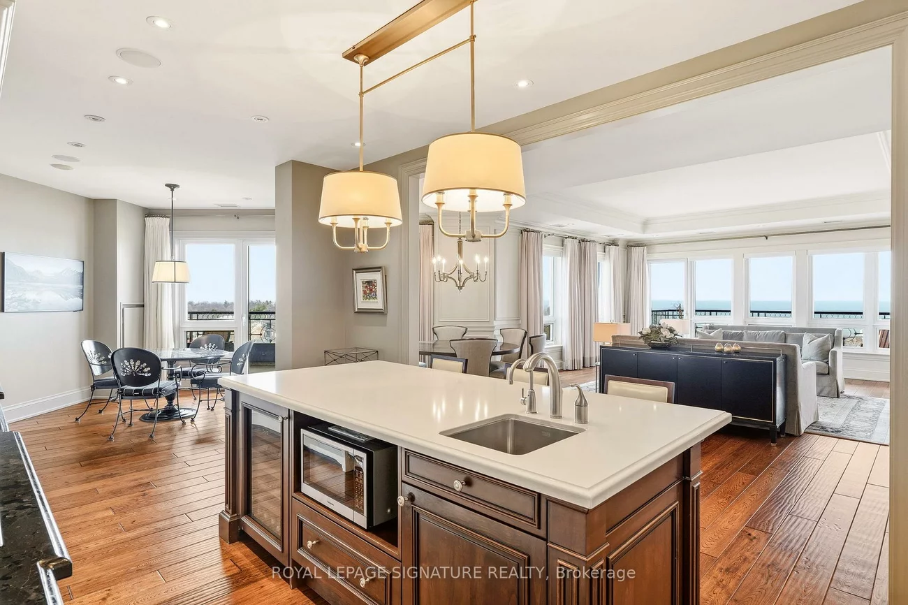 111, Forsythe, 1002 - CO Central, Oakville