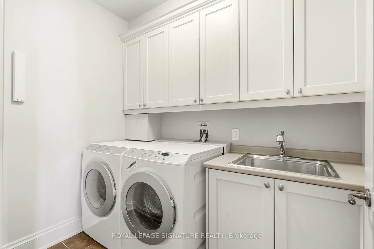 111, Forsythe, 1002 - CO Central, Oakville