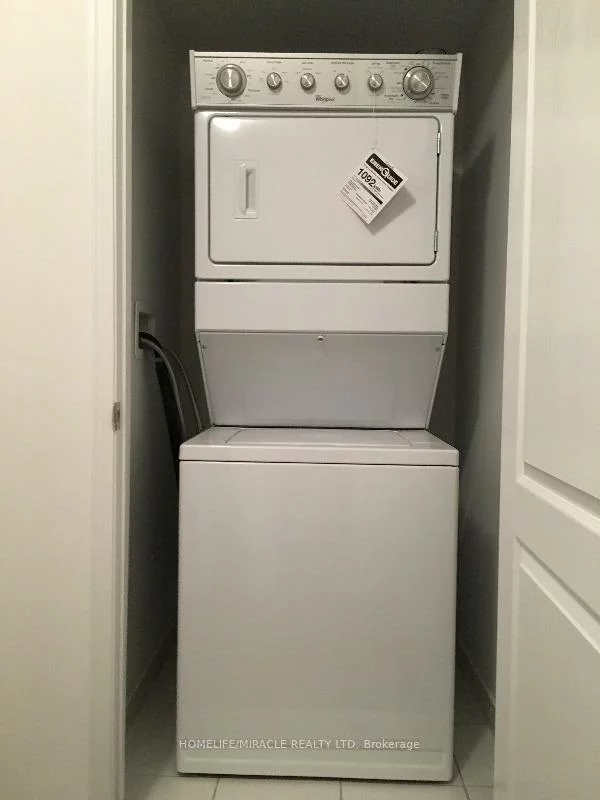 2504, Post, 1015 - RO River Oaks, Oakville