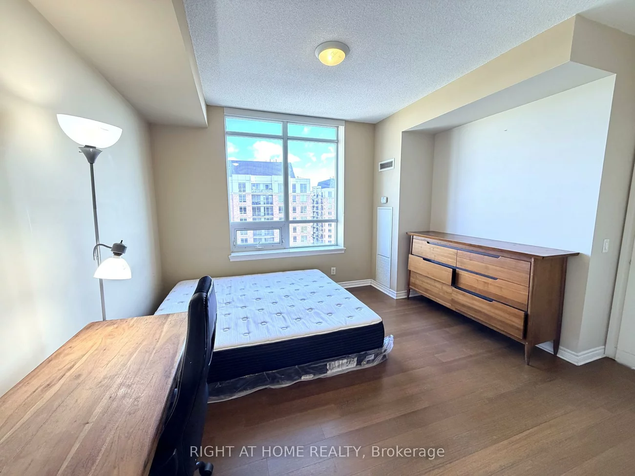 2365, Central Park, 1015 - RO River Oaks, Oakville