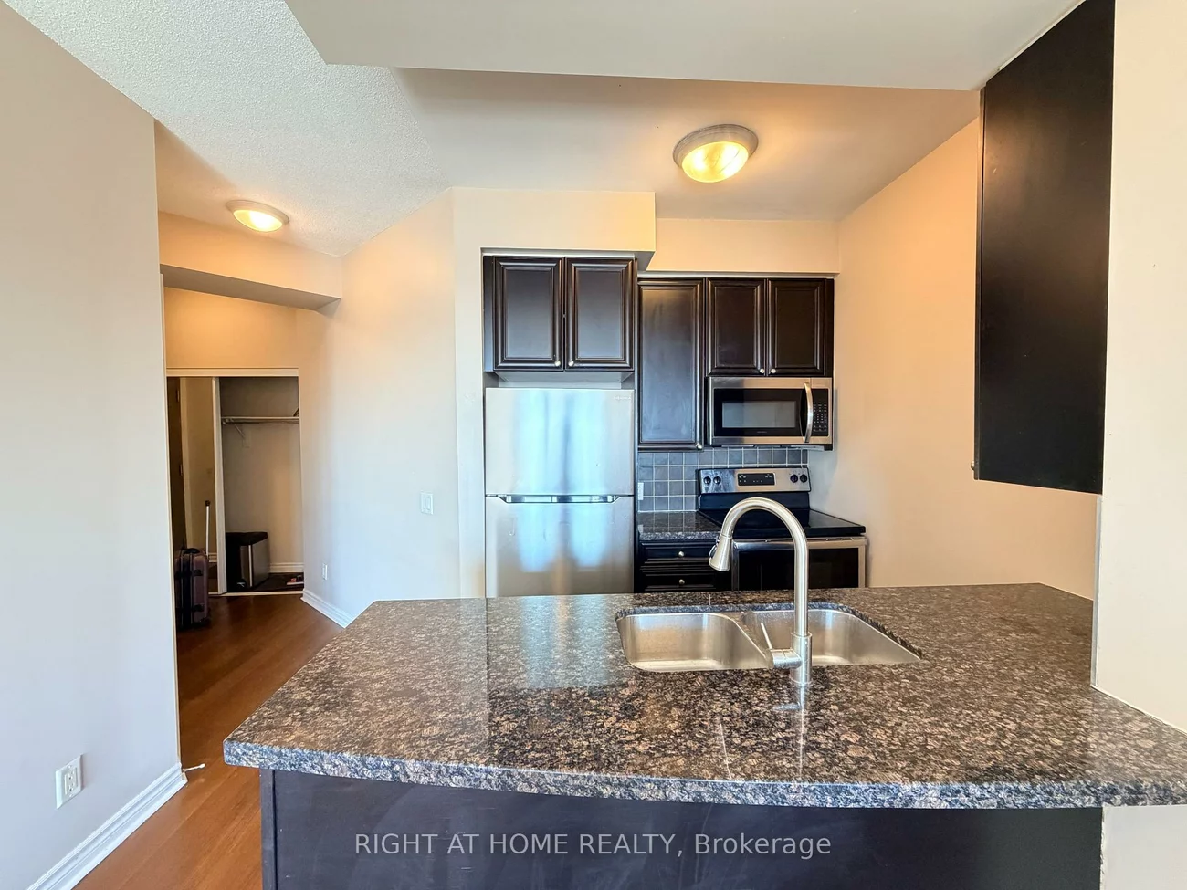 2365, Central Park, 1015 - RO River Oaks, Oakville