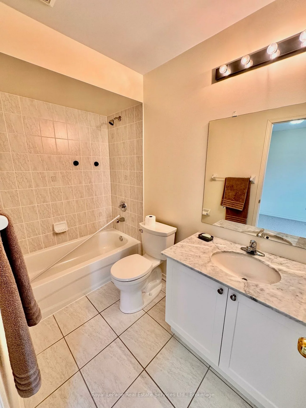 97, Georgian, 1015 - RO River Oaks, Oakville