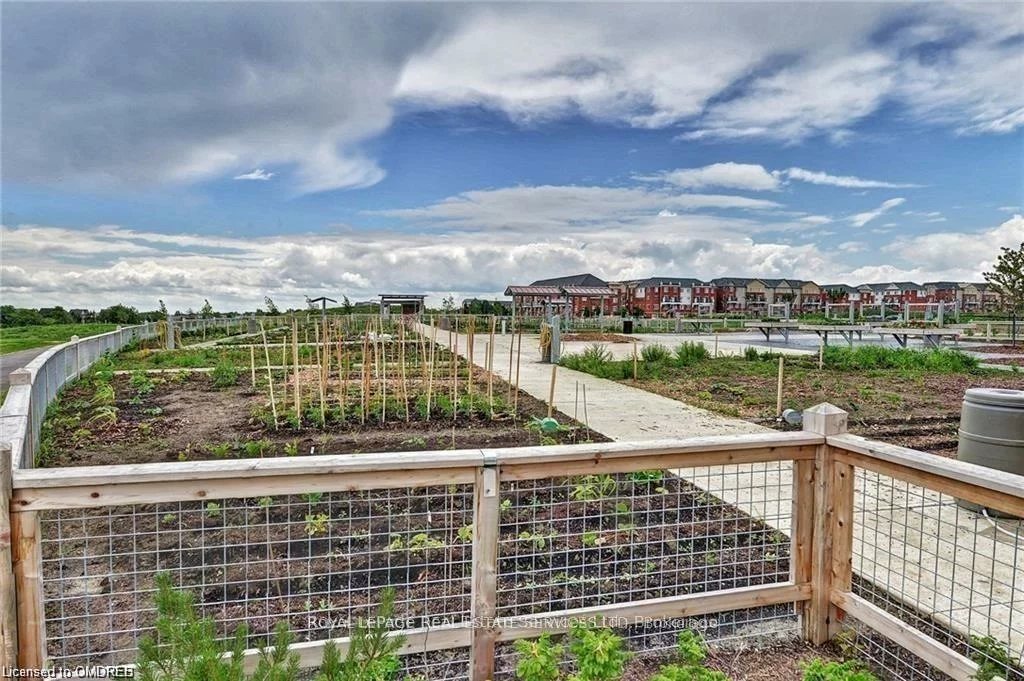 97, Georgian, 1015 - RO River Oaks, Oakville