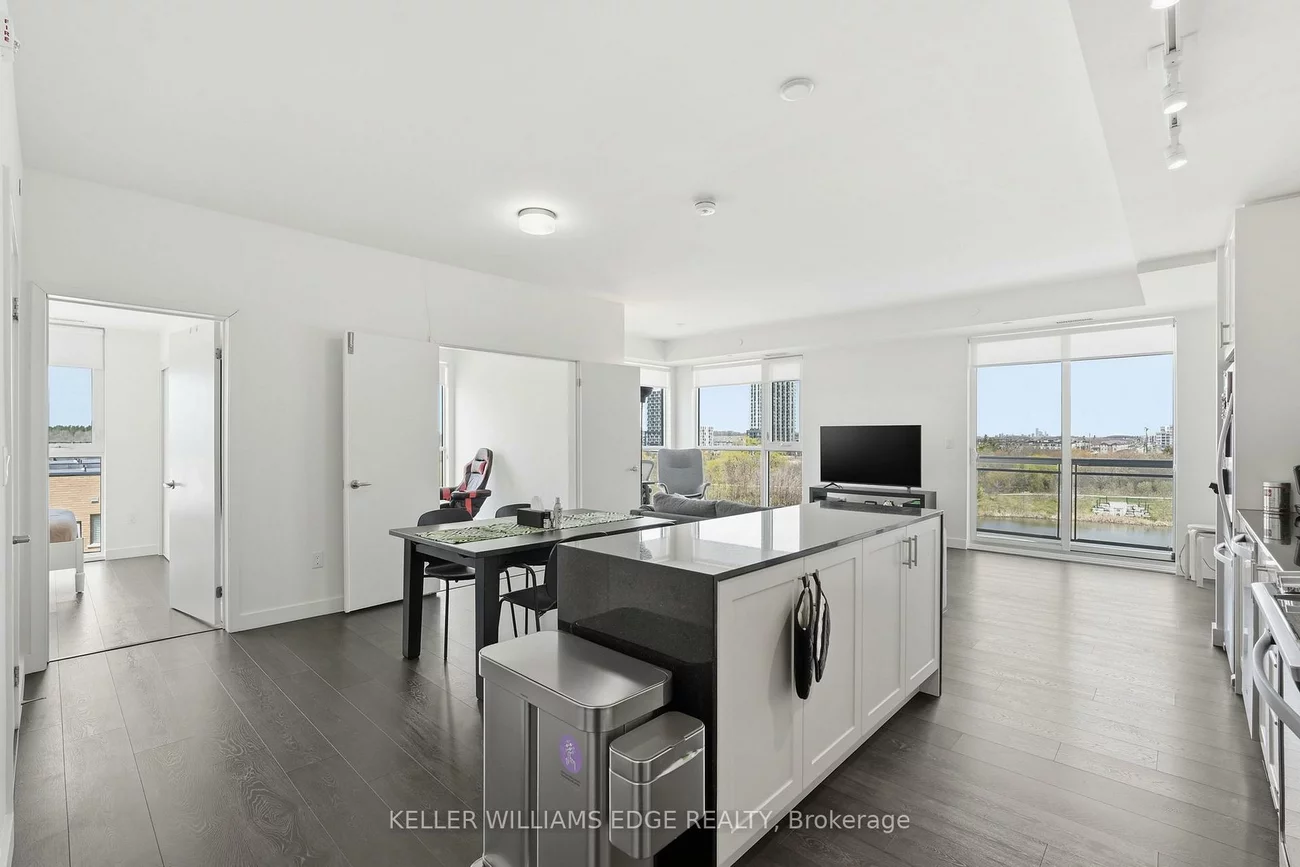 210, Sabina, 1008 - GO Glenorchy, Oakville