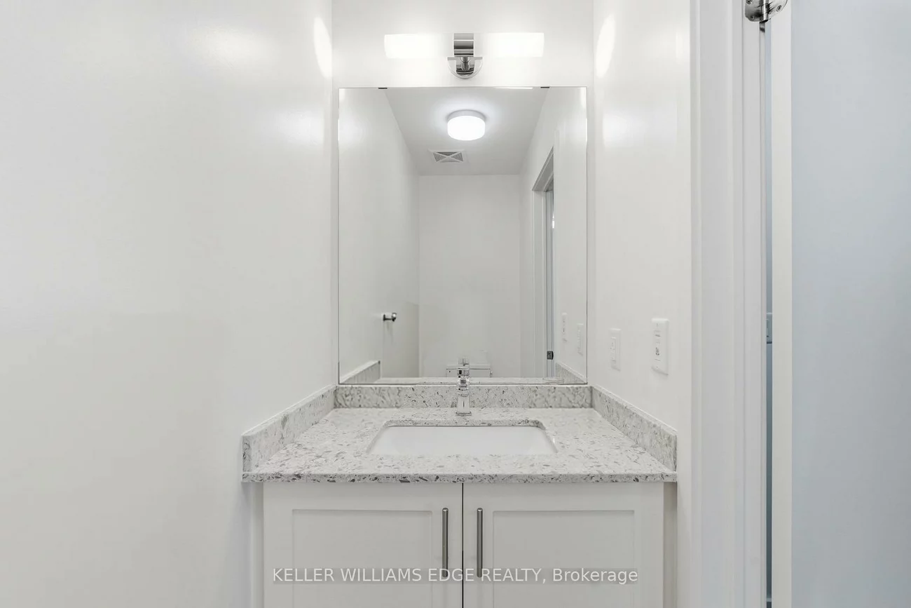 210, Sabina, 1008 - GO Glenorchy, Oakville