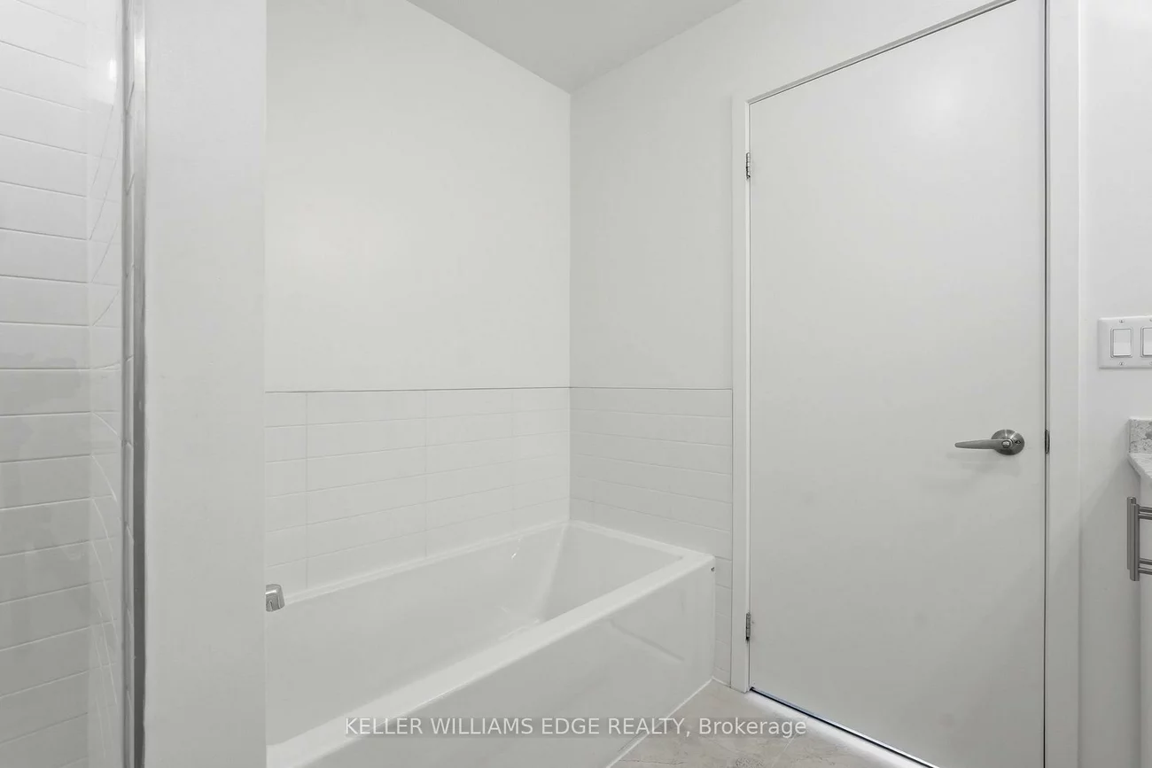 210, Sabina, 1008 - GO Glenorchy, Oakville