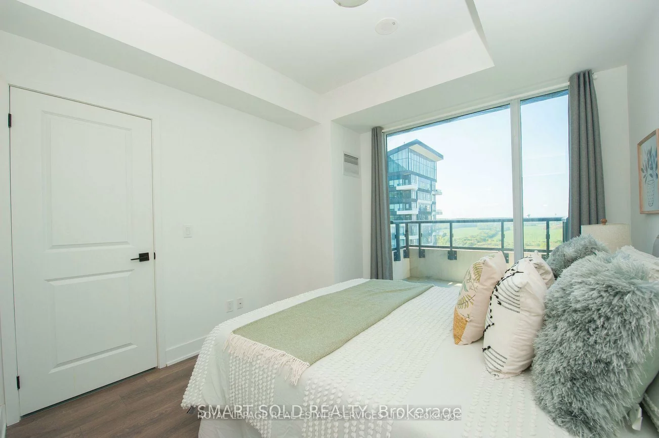 2485, Taunton, 1015 - RO River Oaks, Oakville