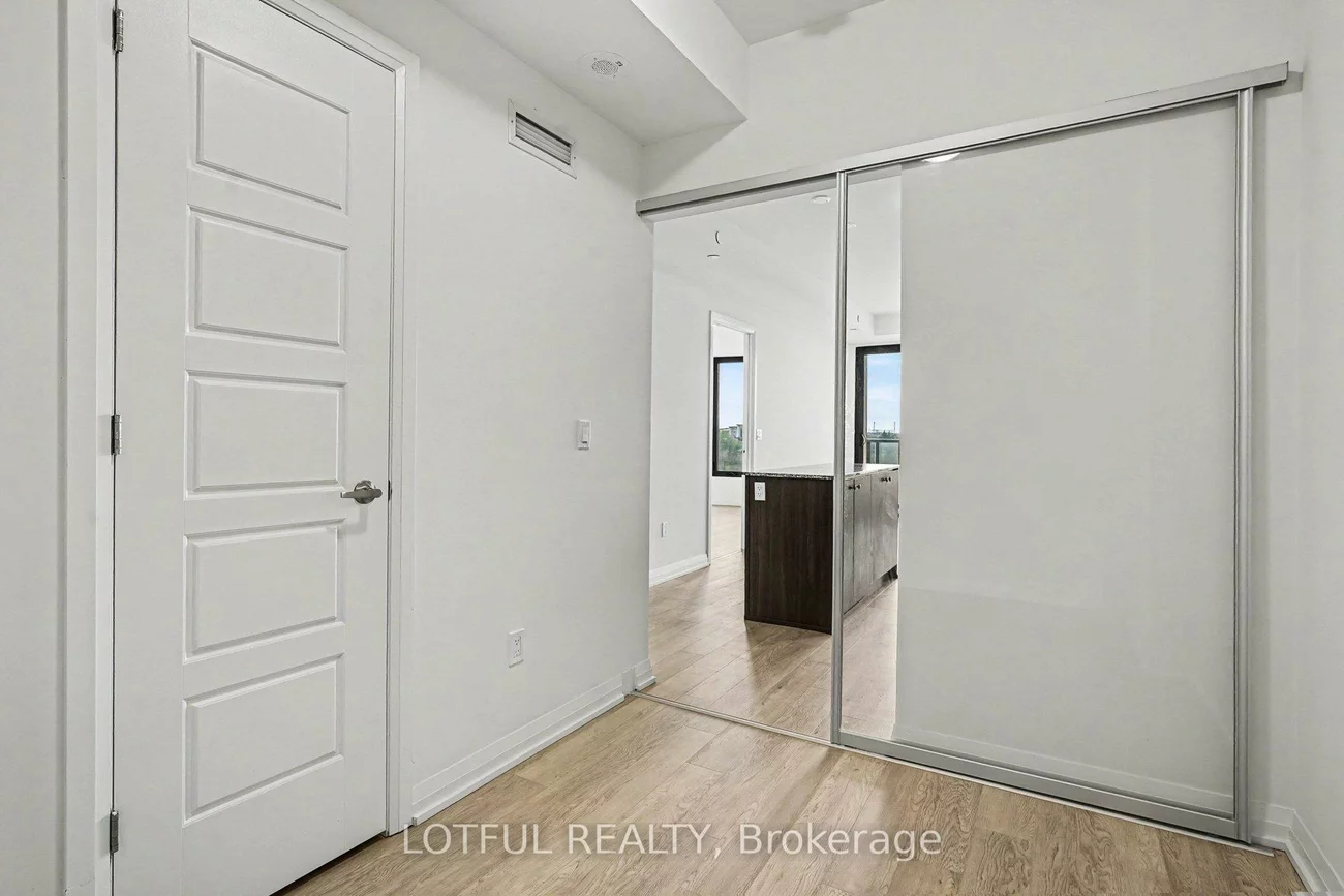 1415, Dundas, 1010 - JM Joshua Meadows, Oakville
