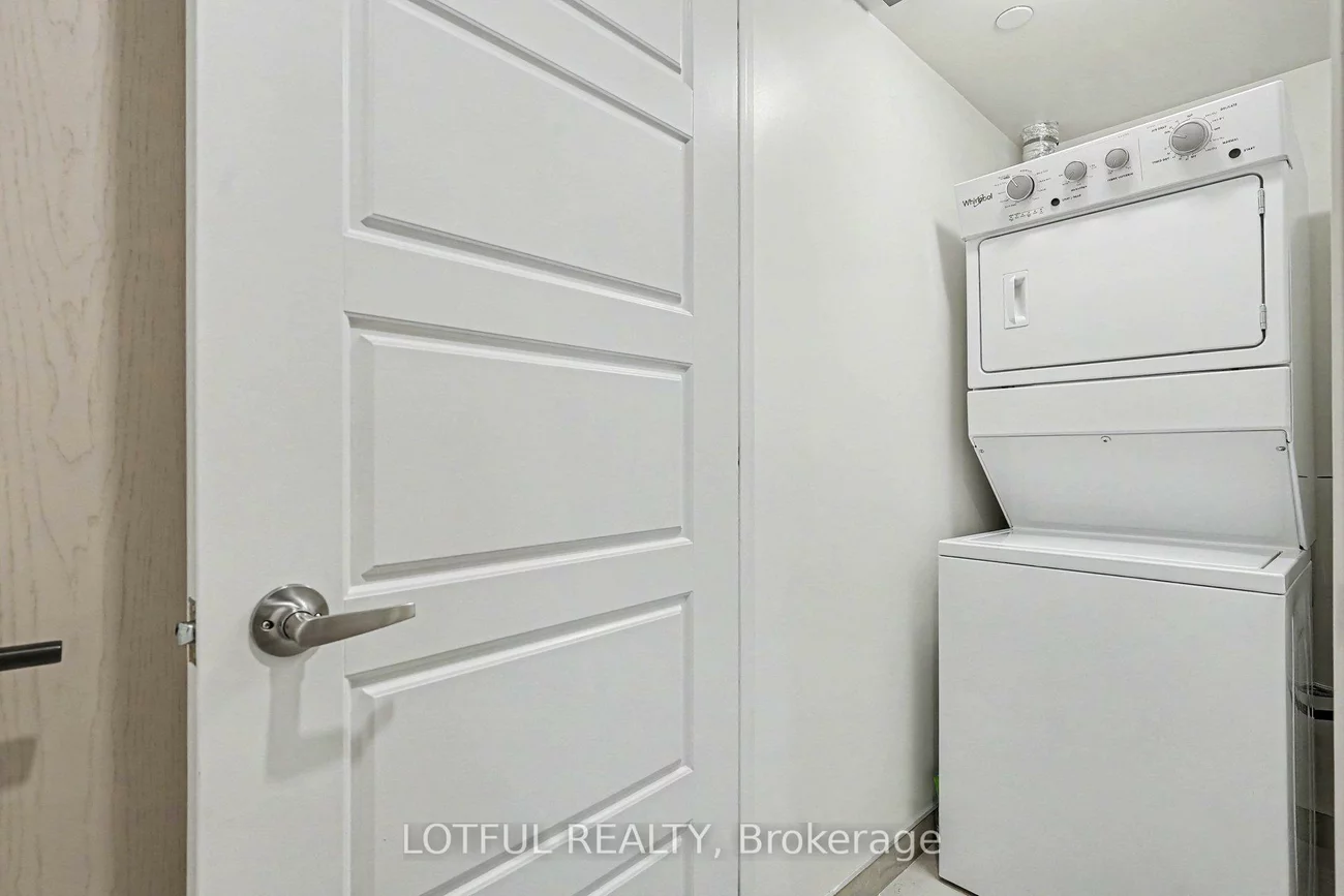 1415, Dundas, 1010 - JM Joshua Meadows, Oakville