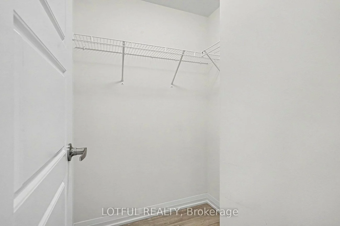 1415, Dundas, 1010 - JM Joshua Meadows, Oakville
