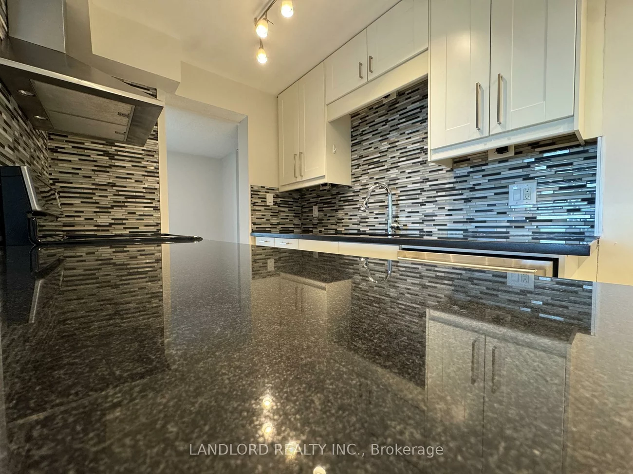 20, Speers, 1002 - CO Central, Oakville