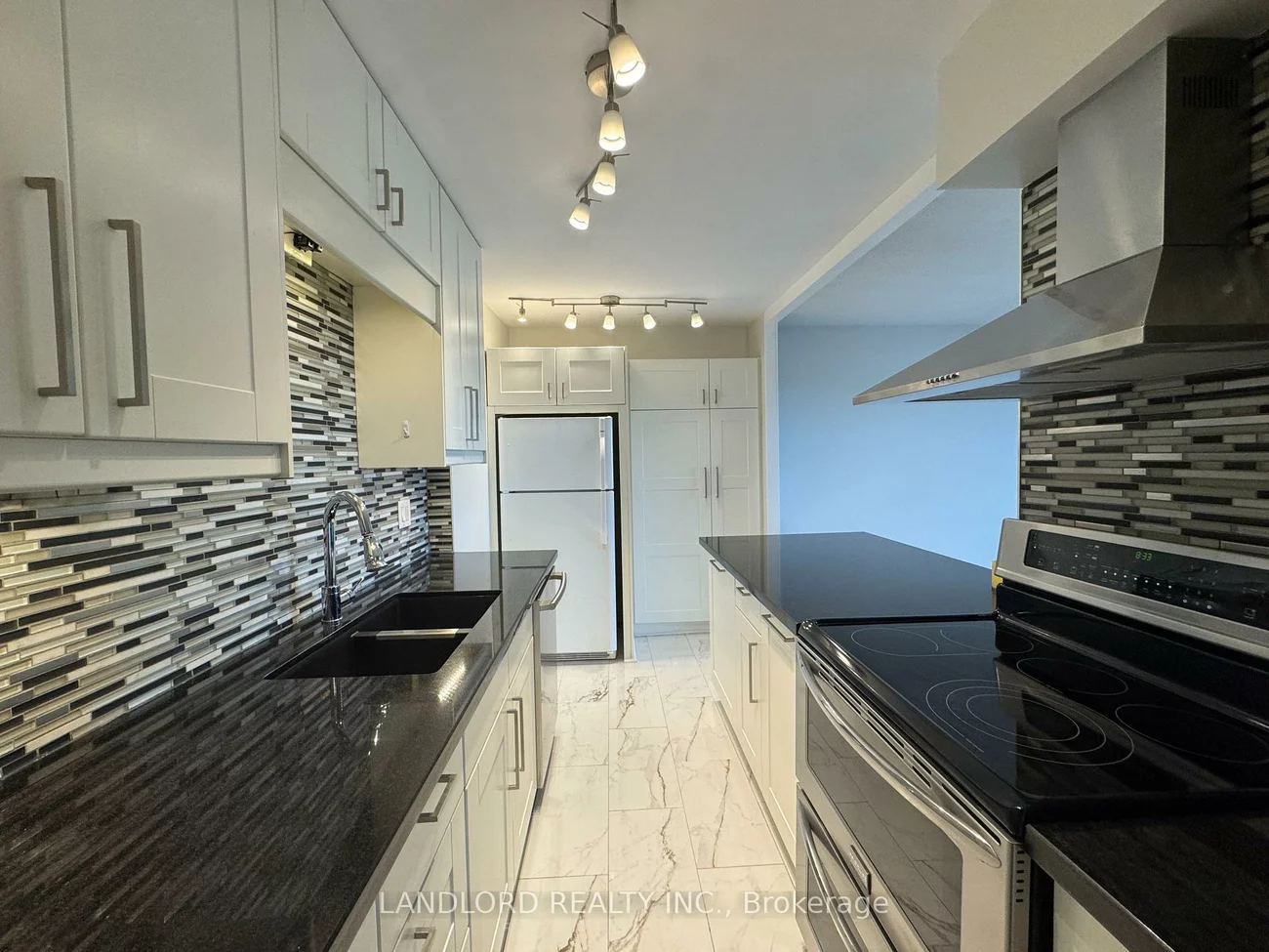 20, Speers, 1002 - CO Central, Oakville