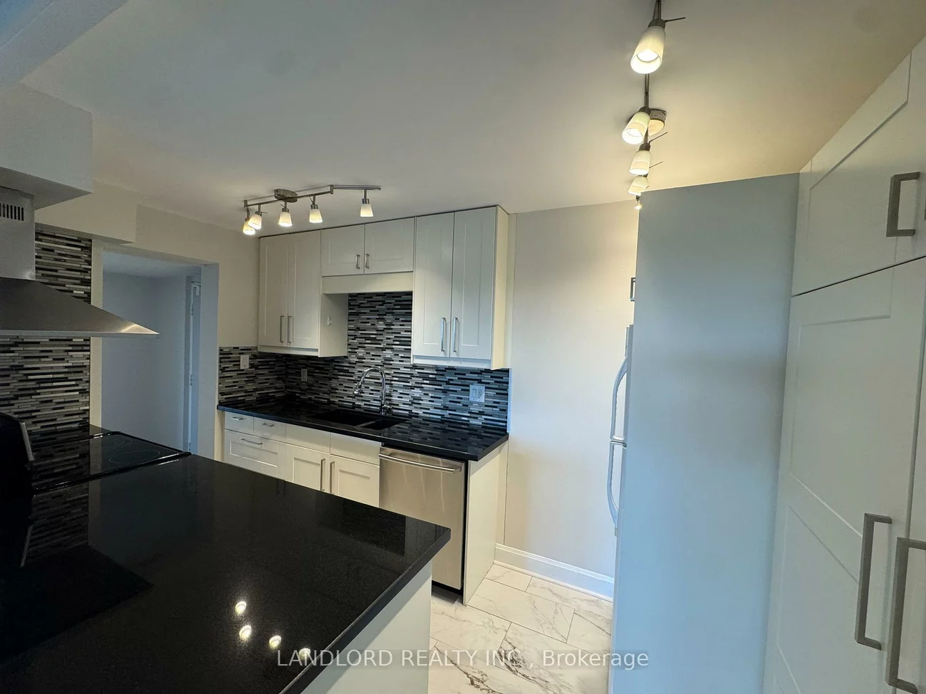 20, Speers, 1002 - CO Central, Oakville