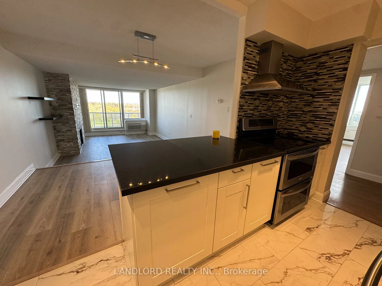20, Speers, 1002 - CO Central, Oakville