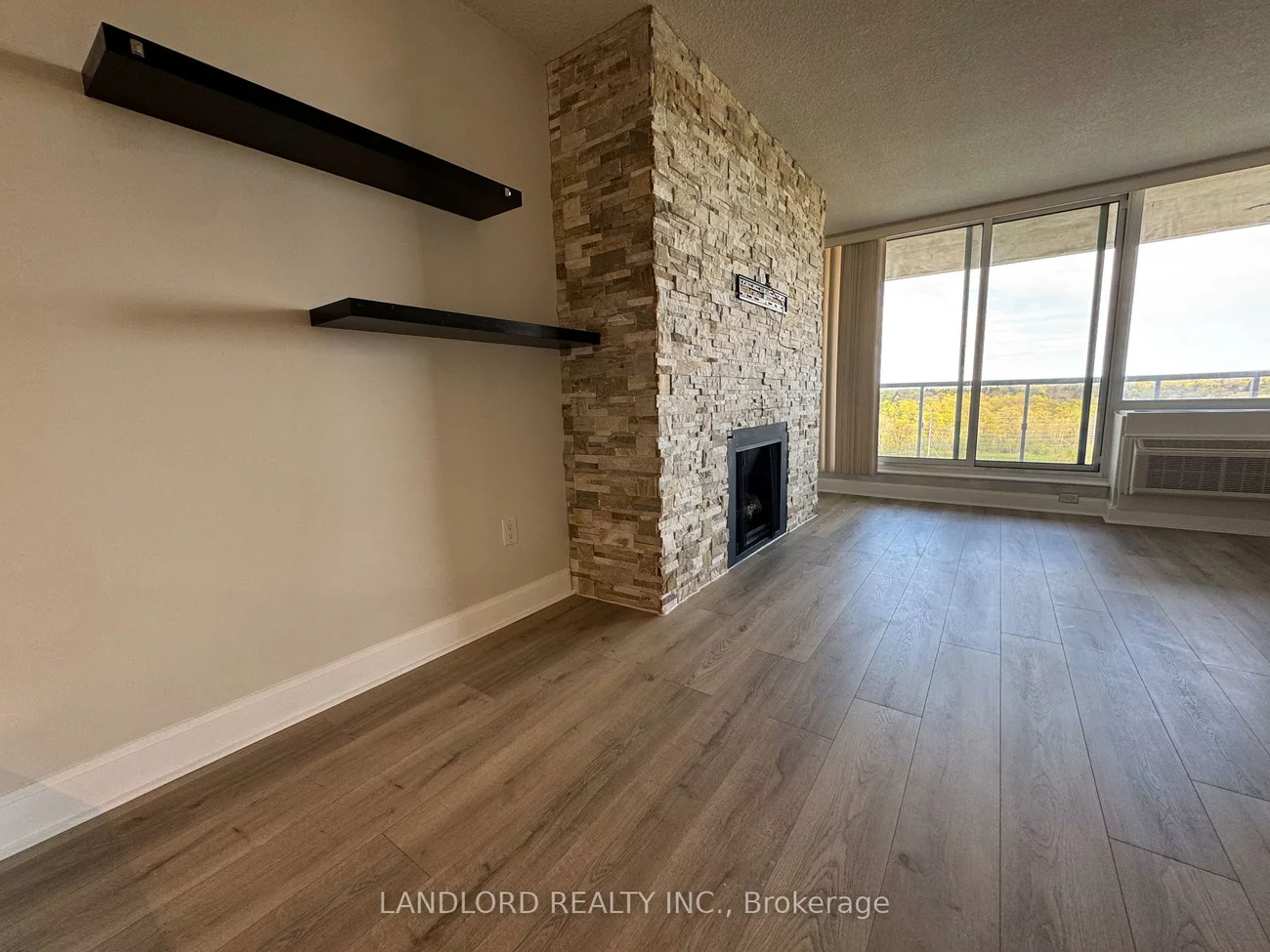 20, Speers, 1002 - CO Central, Oakville
