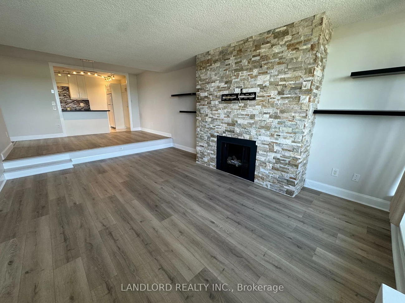 20, Speers, 1002 - CO Central, Oakville
