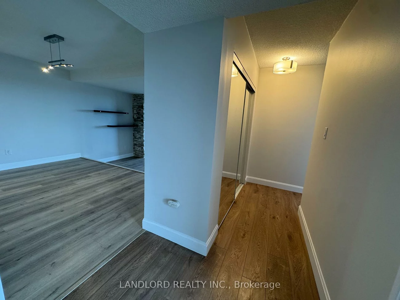 20, Speers, 1002 - CO Central, Oakville