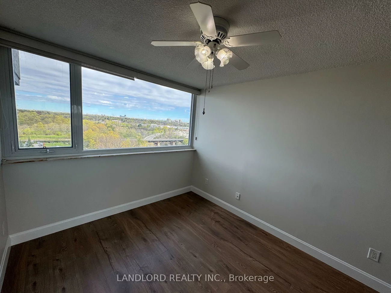 20, Speers, 1002 - CO Central, Oakville