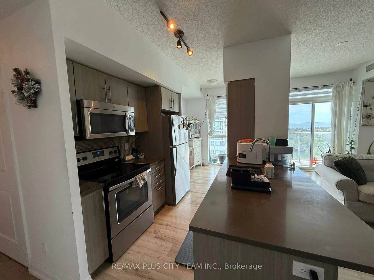 65, Speers, 1002 - CO Central, Oakville