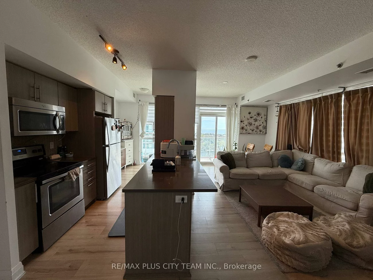 65, Speers, 1002 - CO Central, Oakville