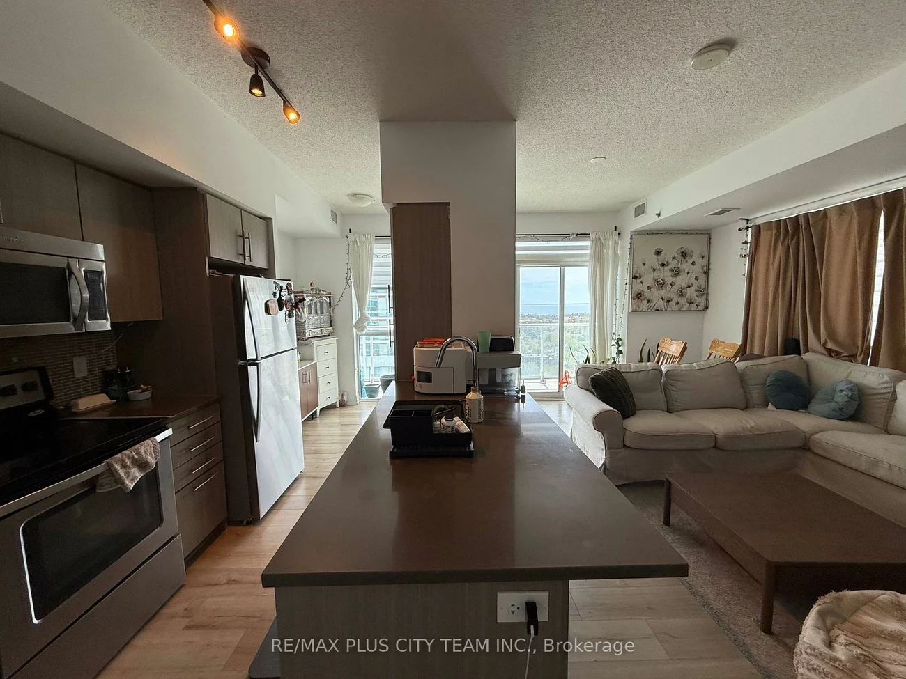 65, Speers, 1002 - CO Central, Oakville