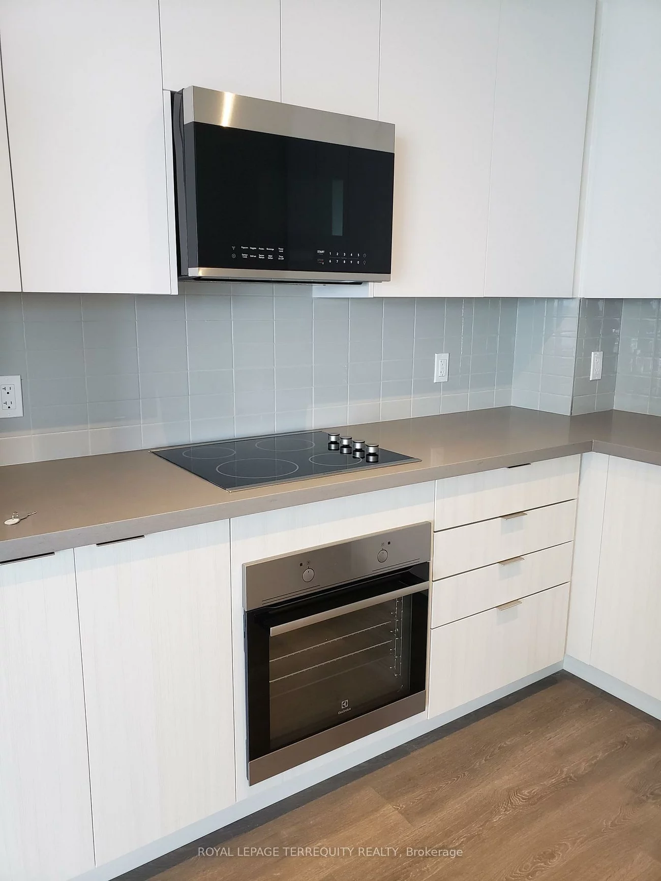 297, Oak Walk, 1015 - RO River Oaks, Oakville