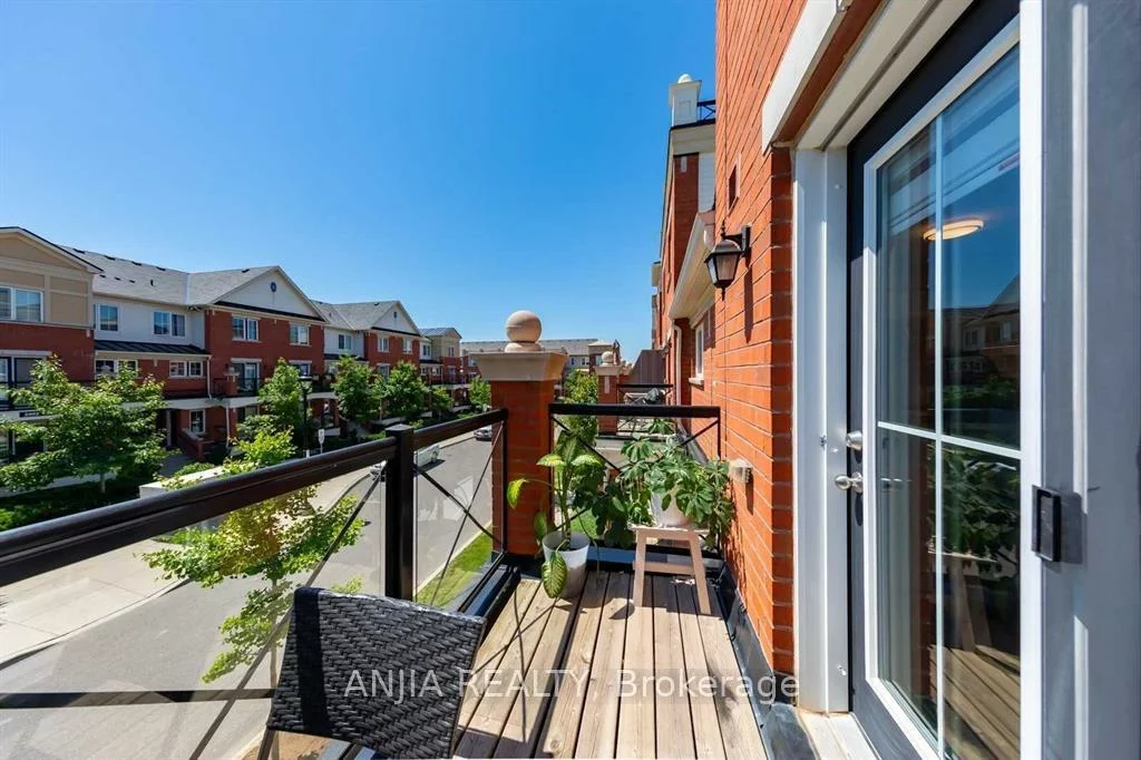 2504, Post, 1015 - RO River Oaks, Oakville