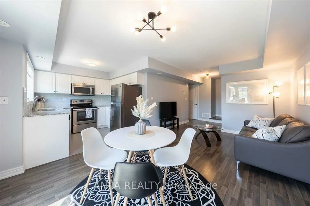 2504, Post, 1015 - RO River Oaks, Oakville