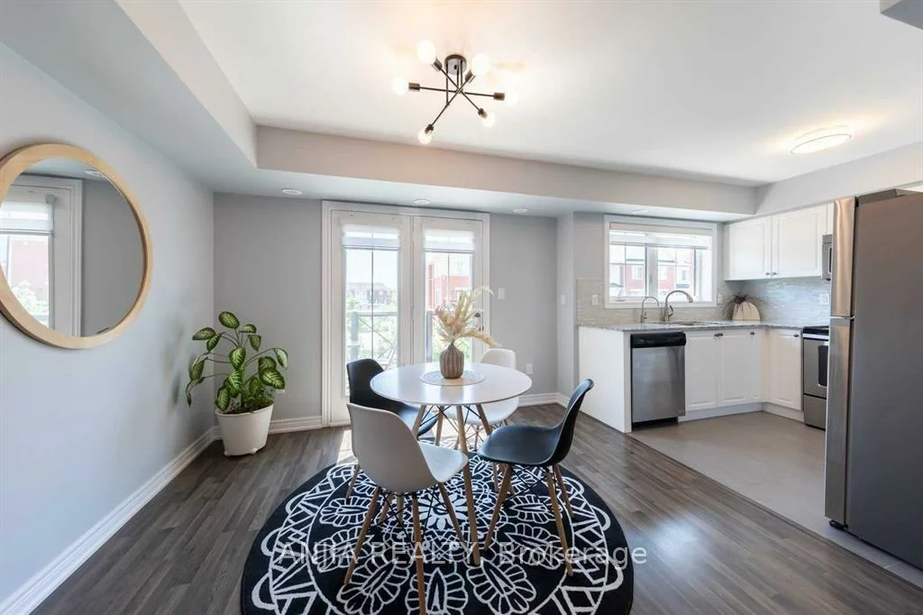 2504, Post, 1015 - RO River Oaks, Oakville