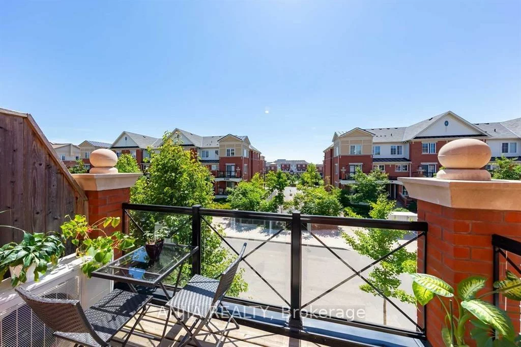 2504, Post, 1015 - RO River Oaks, Oakville