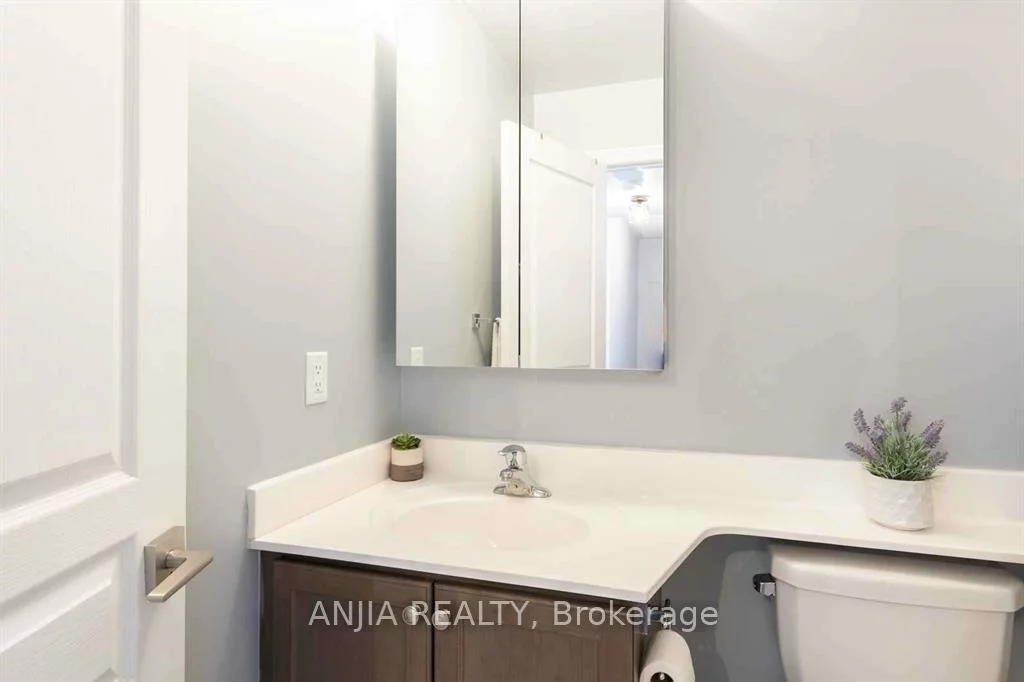 2504, Post, 1015 - RO River Oaks, Oakville