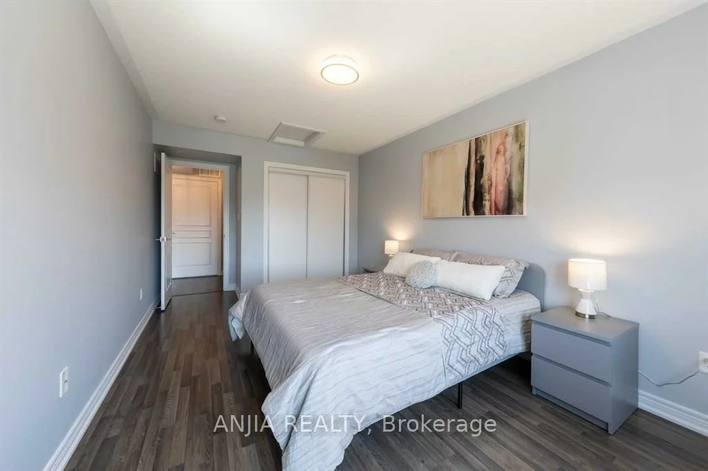 2504, Post, 1015 - RO River Oaks, Oakville