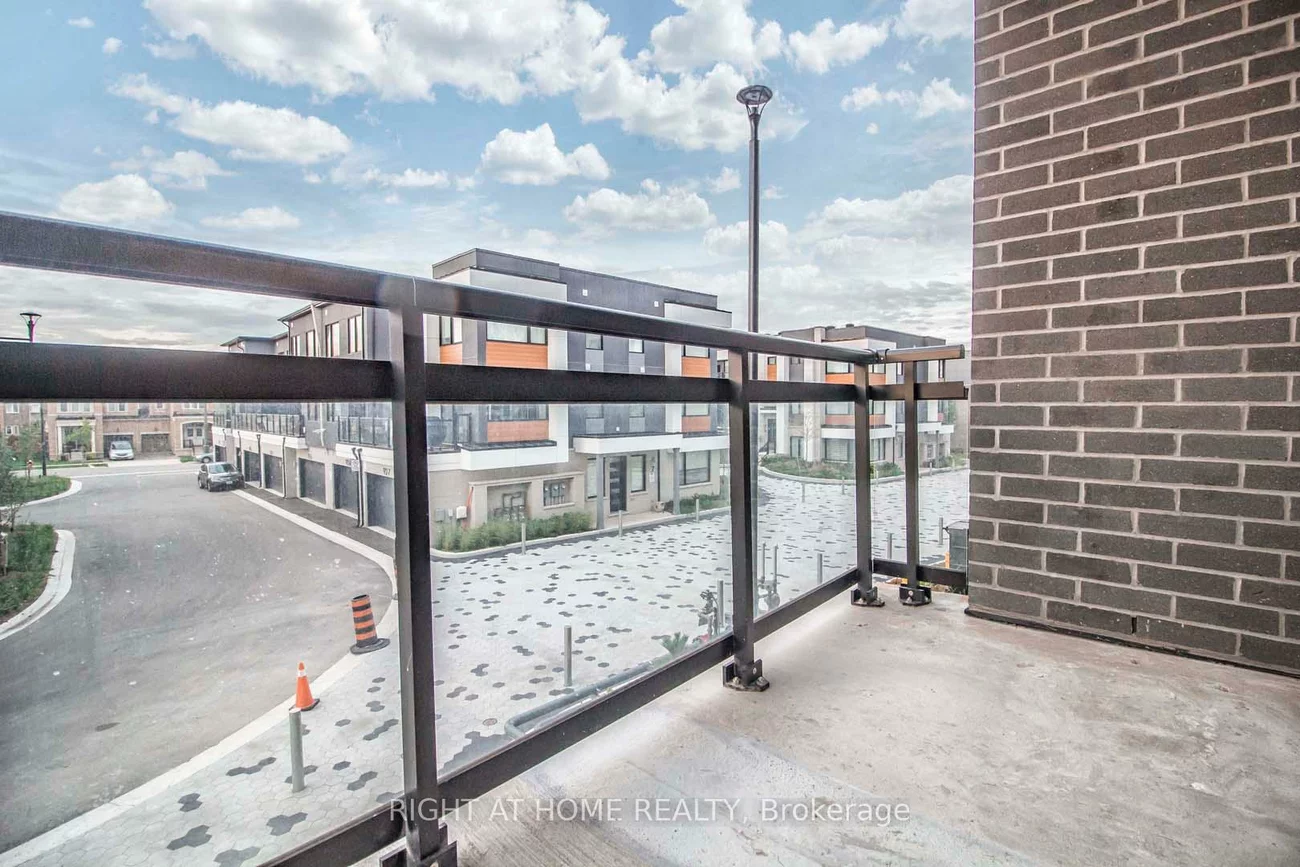 102, Grovewood Common, 1008 - GO Glenorchy, Oakville