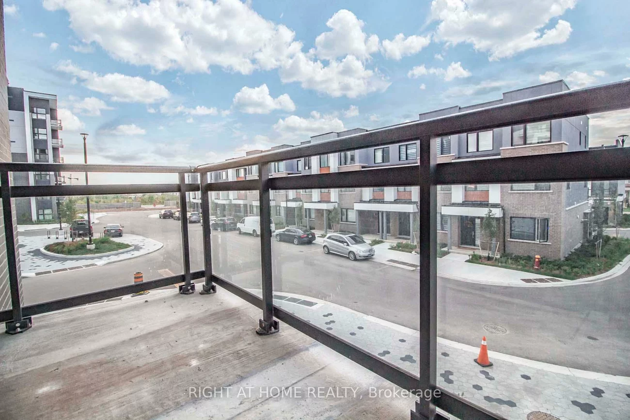 102, Grovewood Common, 1008 - GO Glenorchy, Oakville