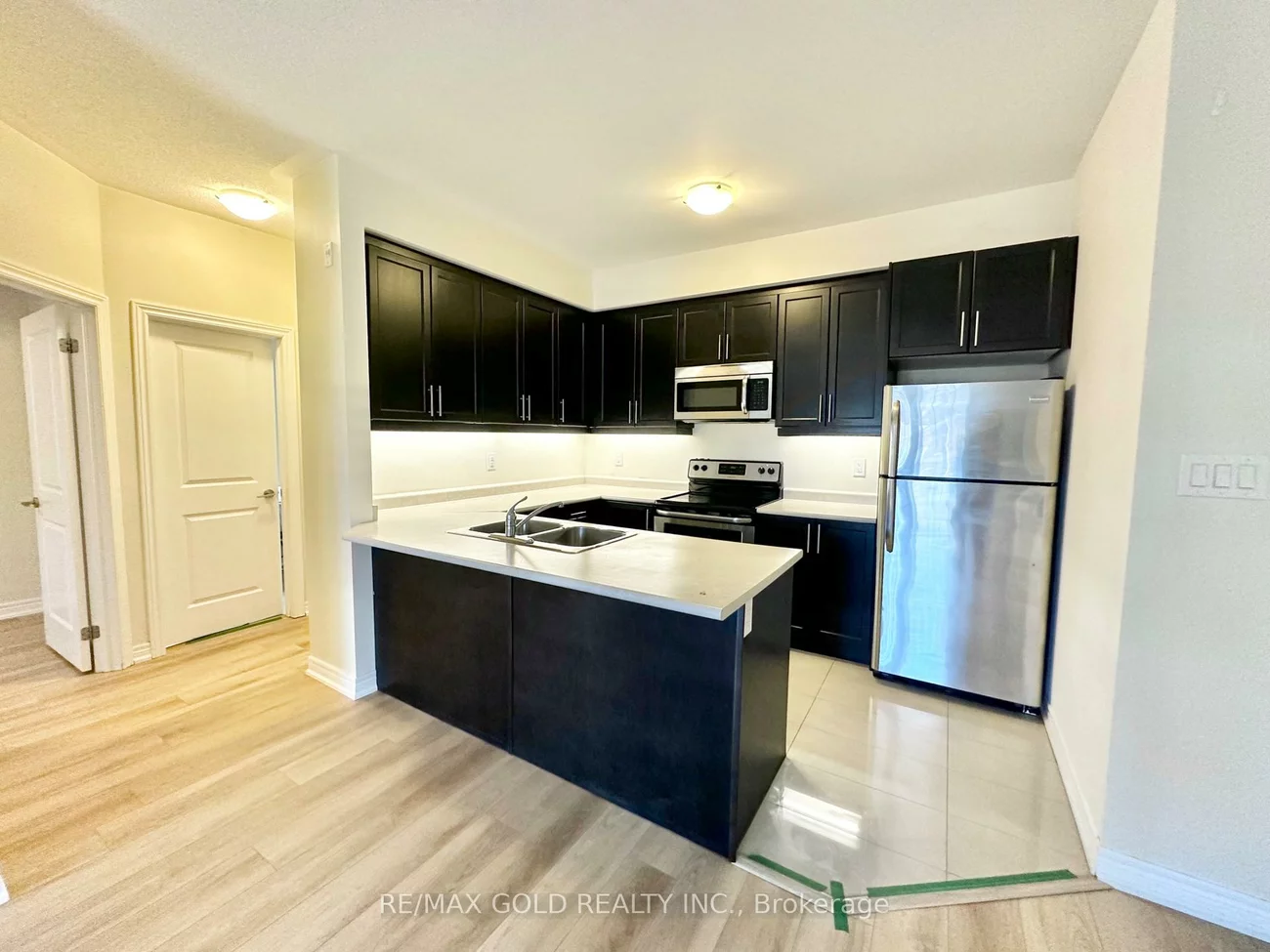 263, Georgian, 1015 - RO River Oaks, Oakville