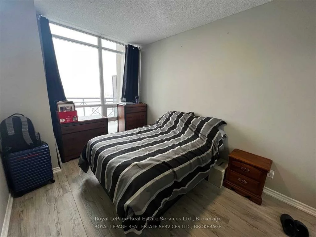 2391, Central Park, 1015 - RO River Oaks, Oakville