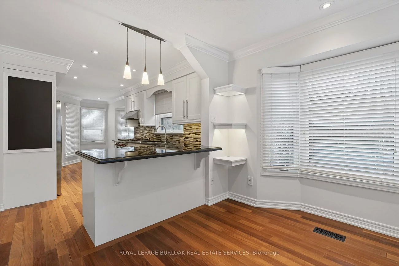 2065, Sixth, 1015 - RO River Oaks, Oakville