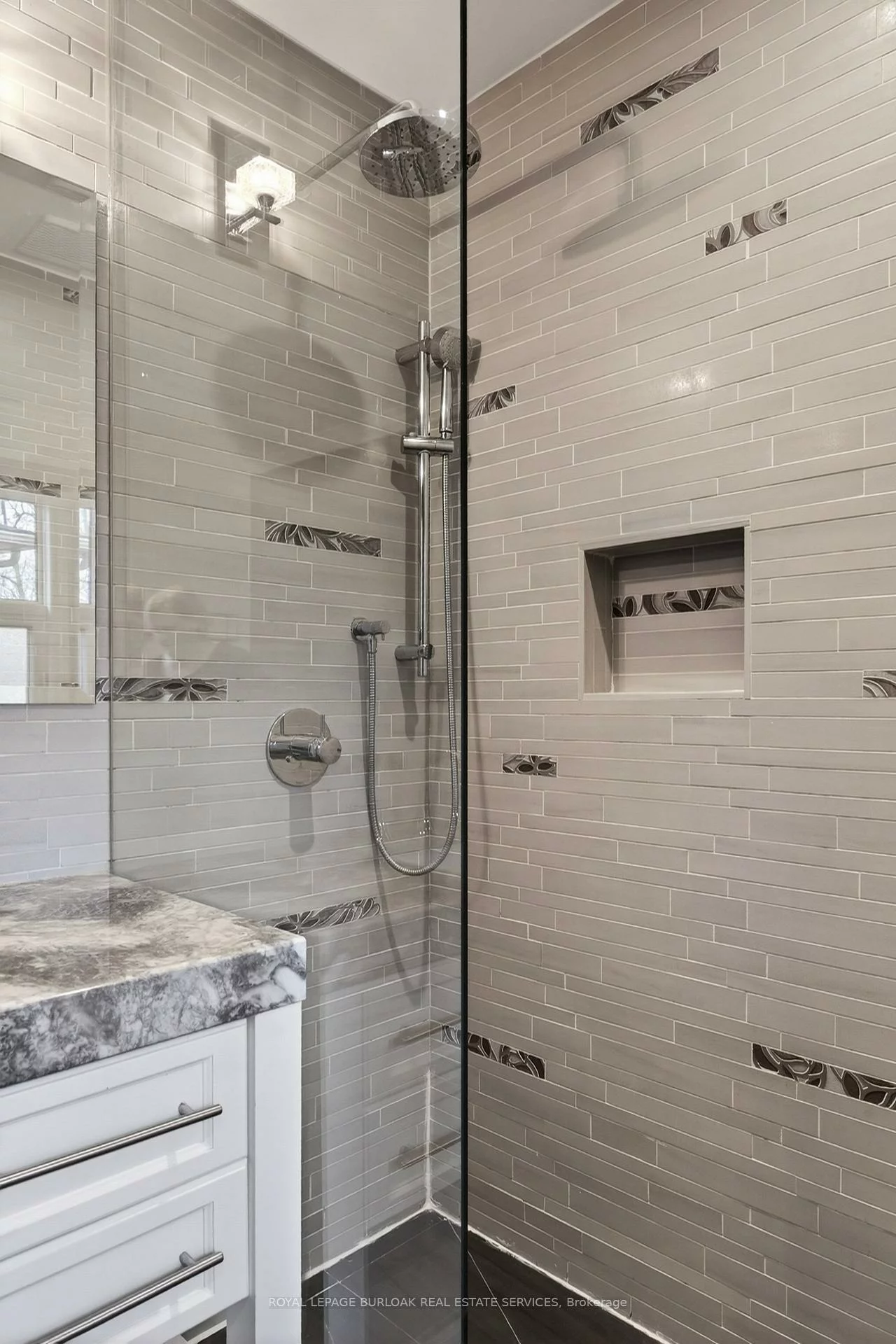 2065, Sixth, 1015 - RO River Oaks, Oakville