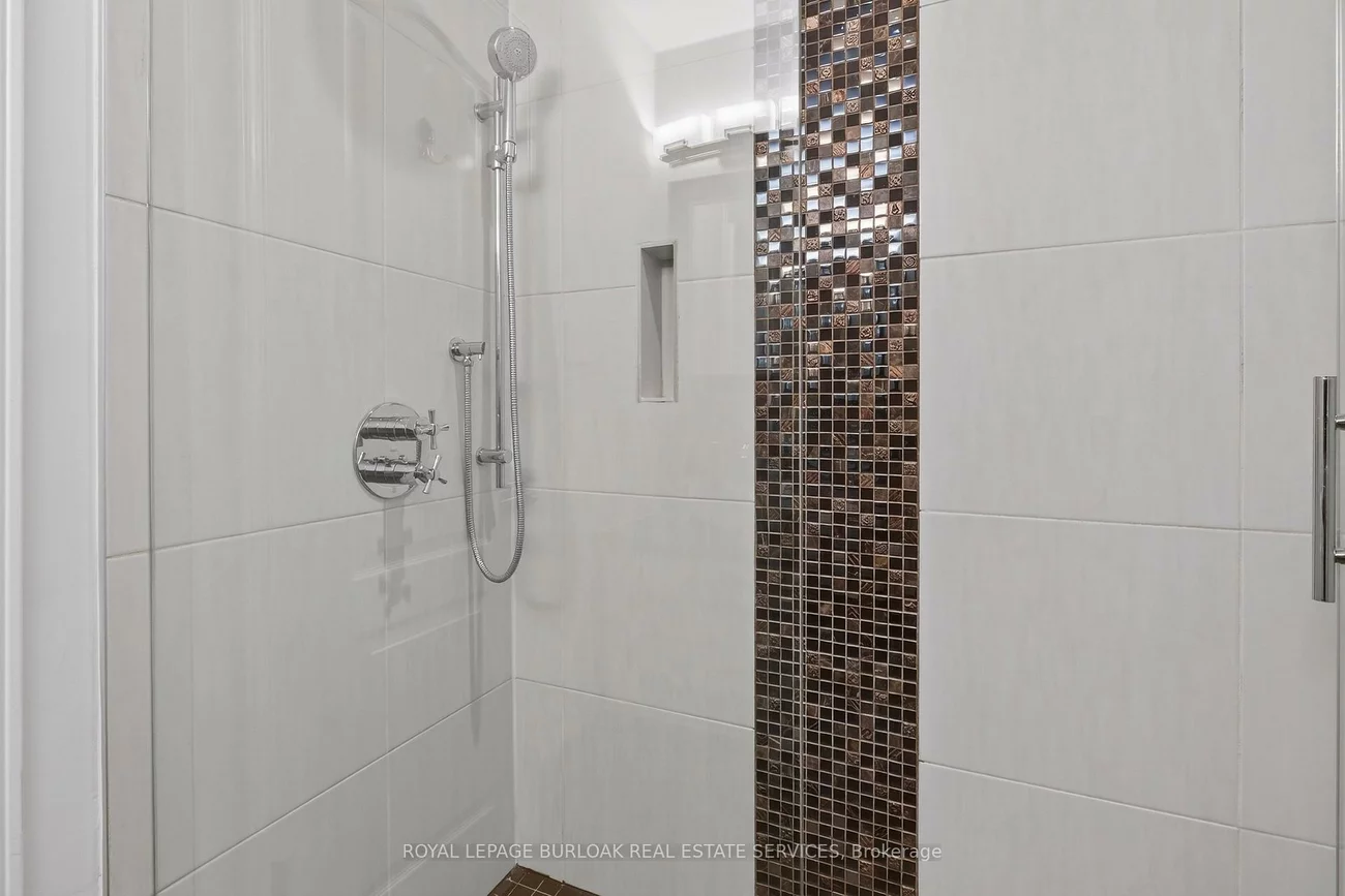 2065, Sixth, 1015 - RO River Oaks, Oakville