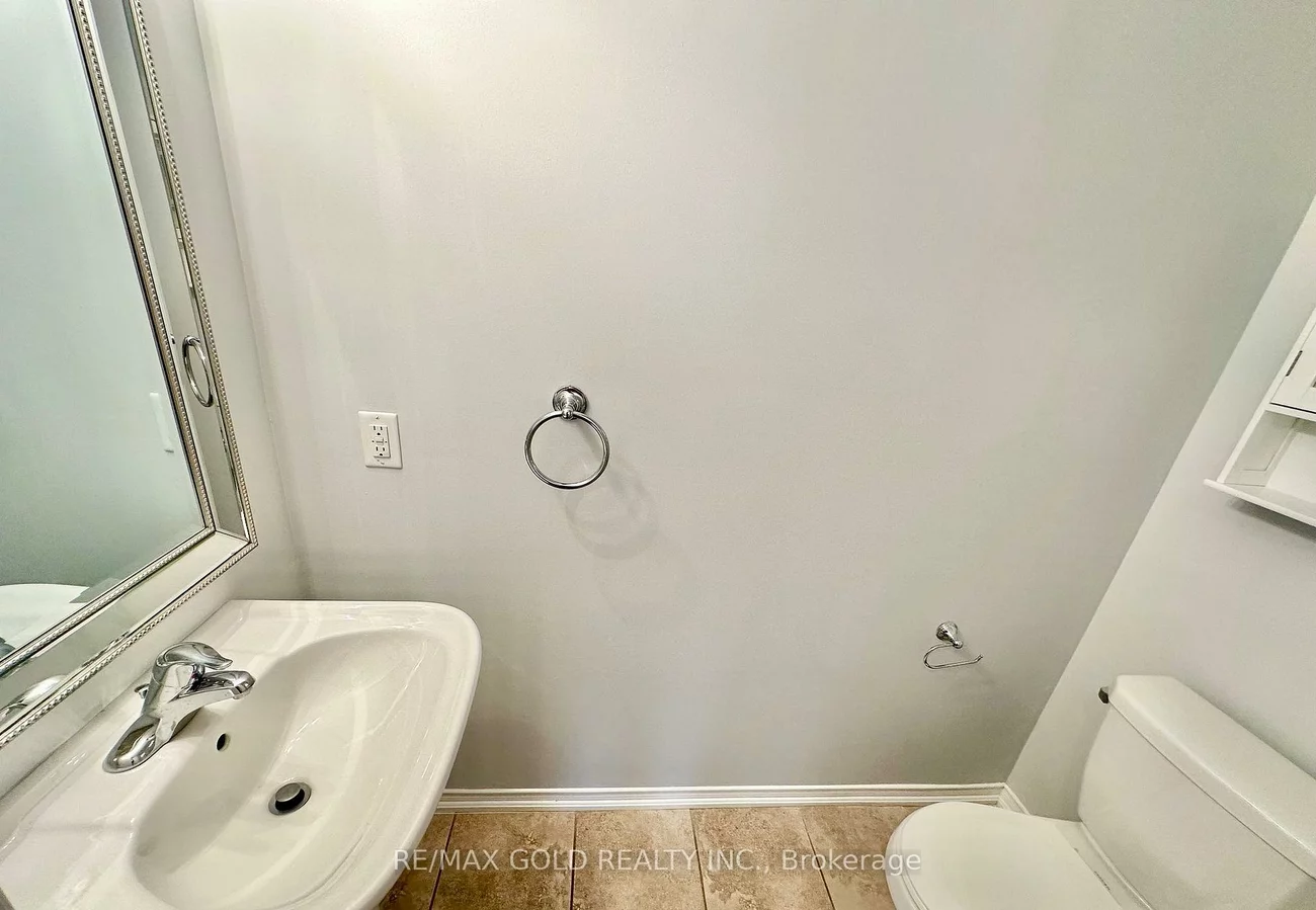 2476, Post, 1015 - RO River Oaks, Oakville