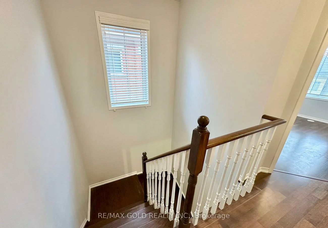2476, Post, 1015 - RO River Oaks, Oakville
