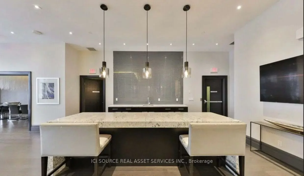 65, Speers, 1002 - CO Central, Oakville